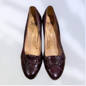Sofft 9W Deep Burgundy Wine Patent Leather Cushion Sole Pumps NWOT.